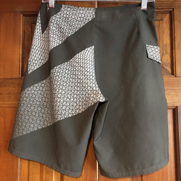 Oakley Performance Board Shorts Gray Yellow Colorblock Men's Size 28 Beach Surf - Picture 4 of 8